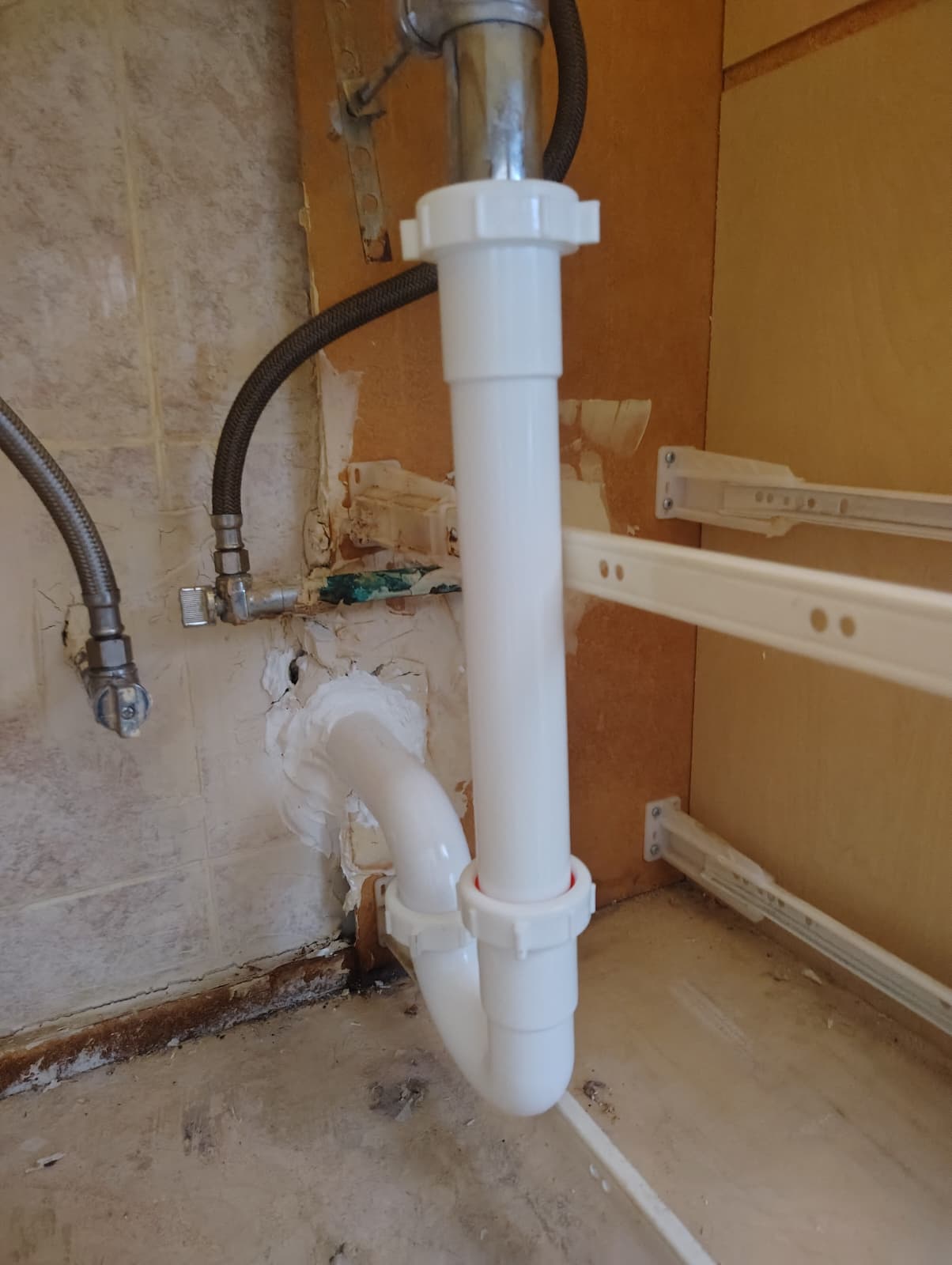 Kitchen Sink Replacement and Connection - 4