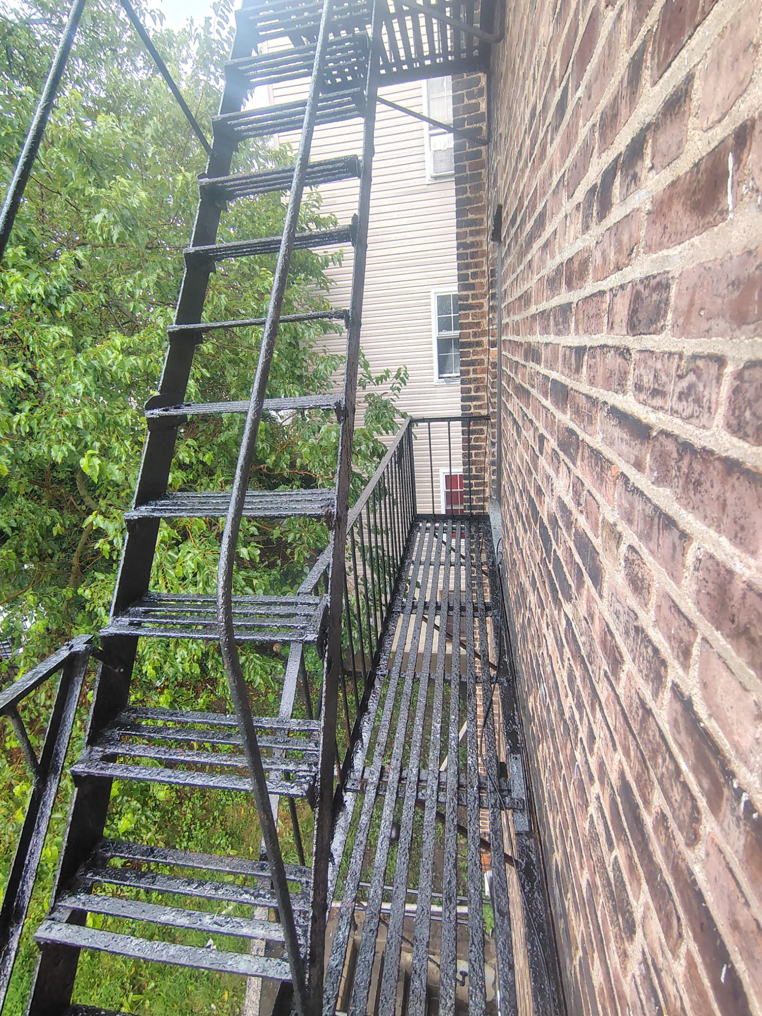 Anti-Corrosion Painting of Metallic Fire Escape Ladder - 10