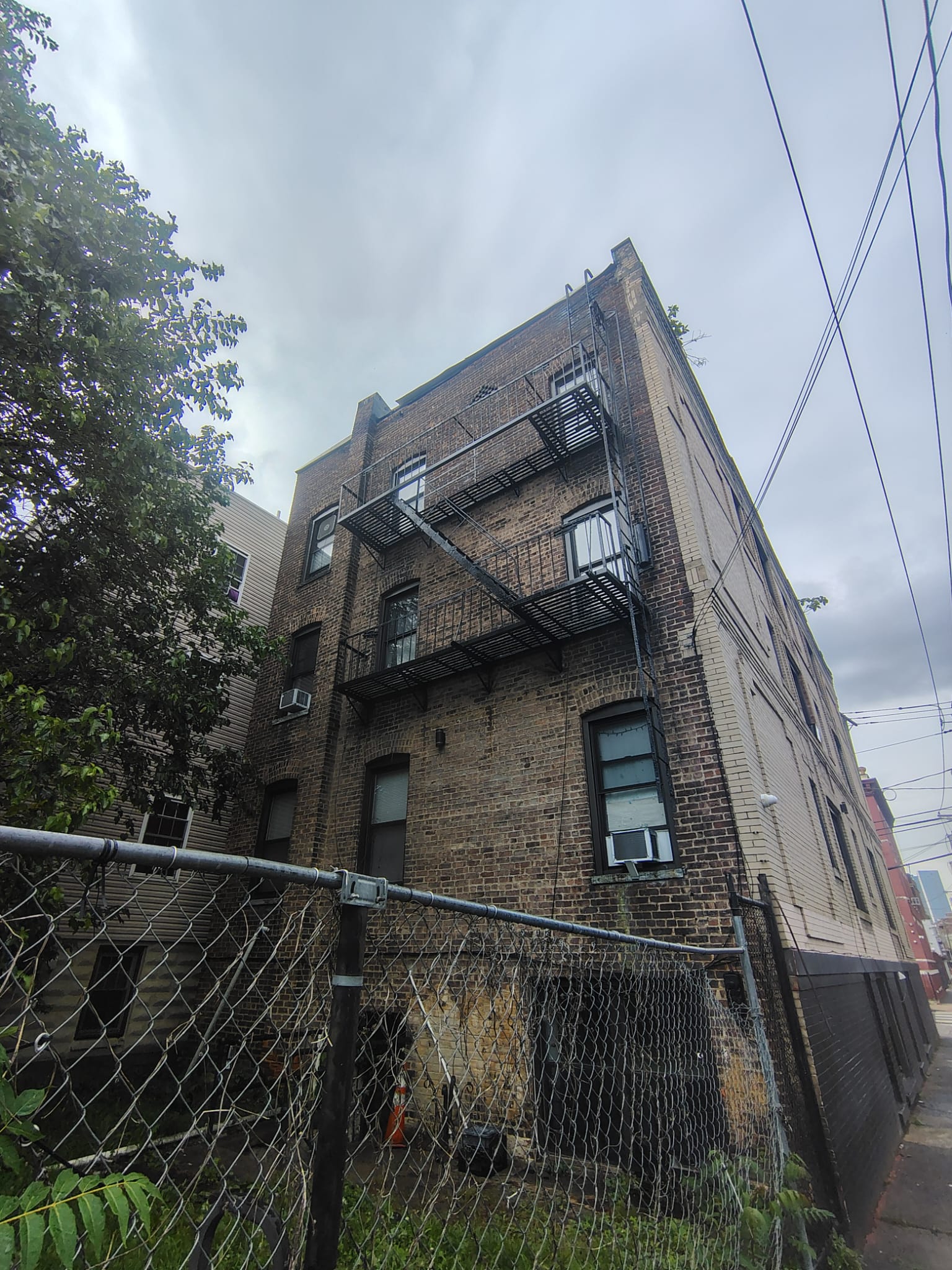 Anti-Corrosion Painting of Metallic Fire Escape Ladder - 7