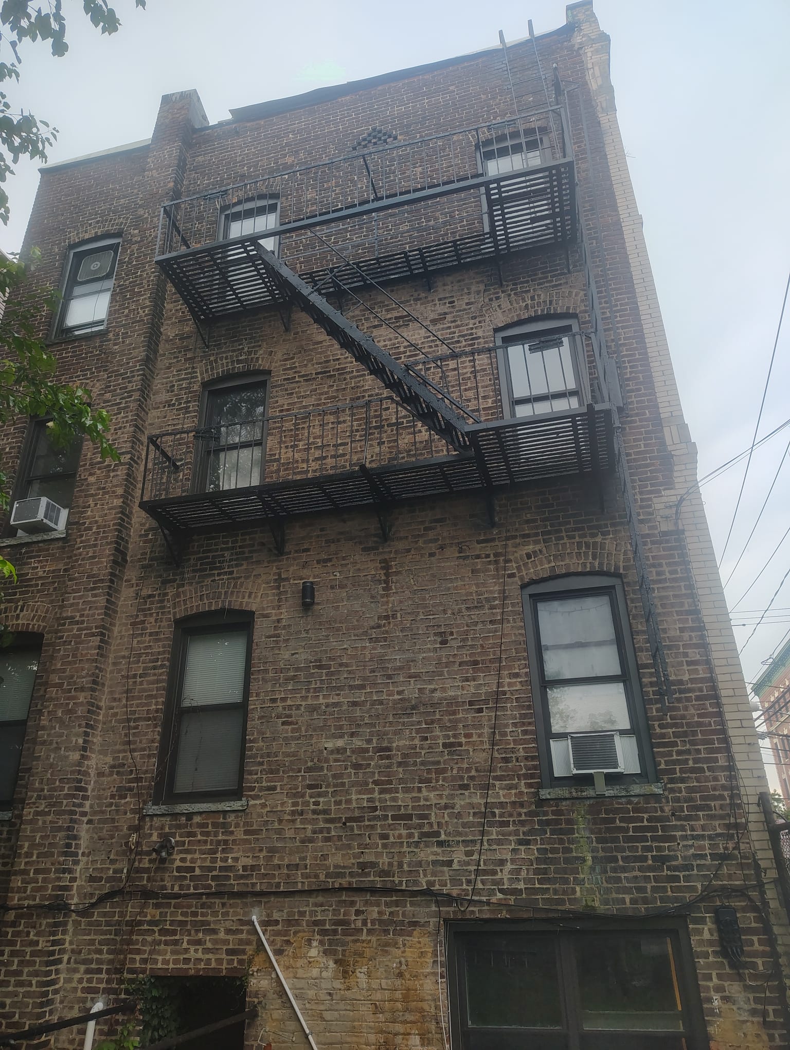 Anti-Corrosion Painting of Metallic Fire Escape Ladder - 8