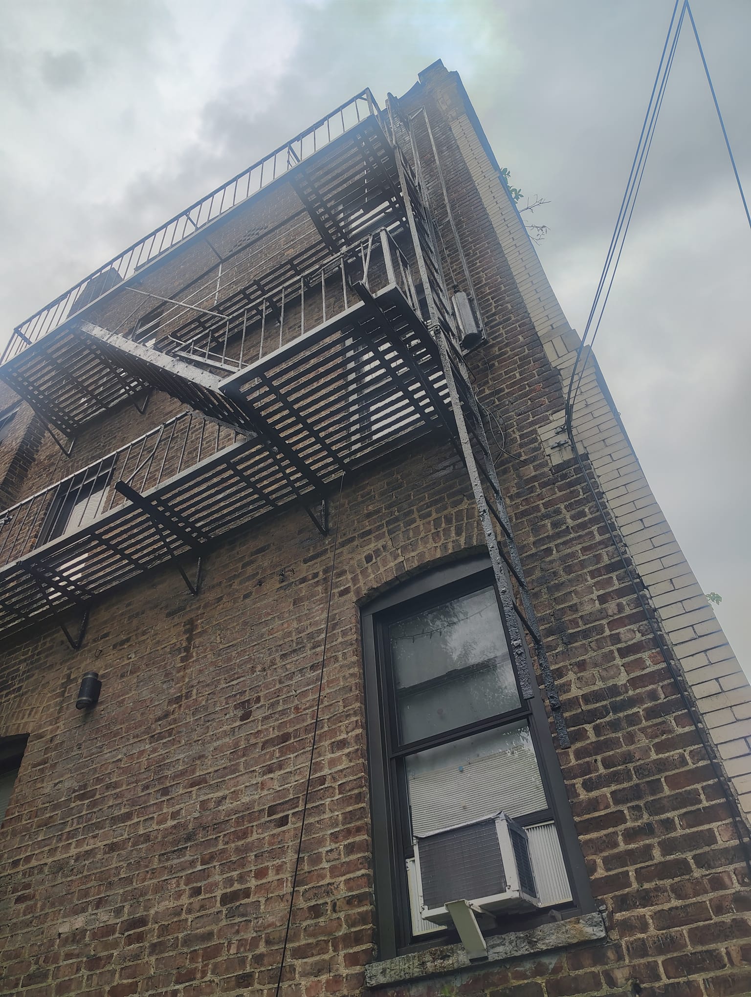 Anti-Corrosion Painting of Metallic Fire Escape Ladder - 9