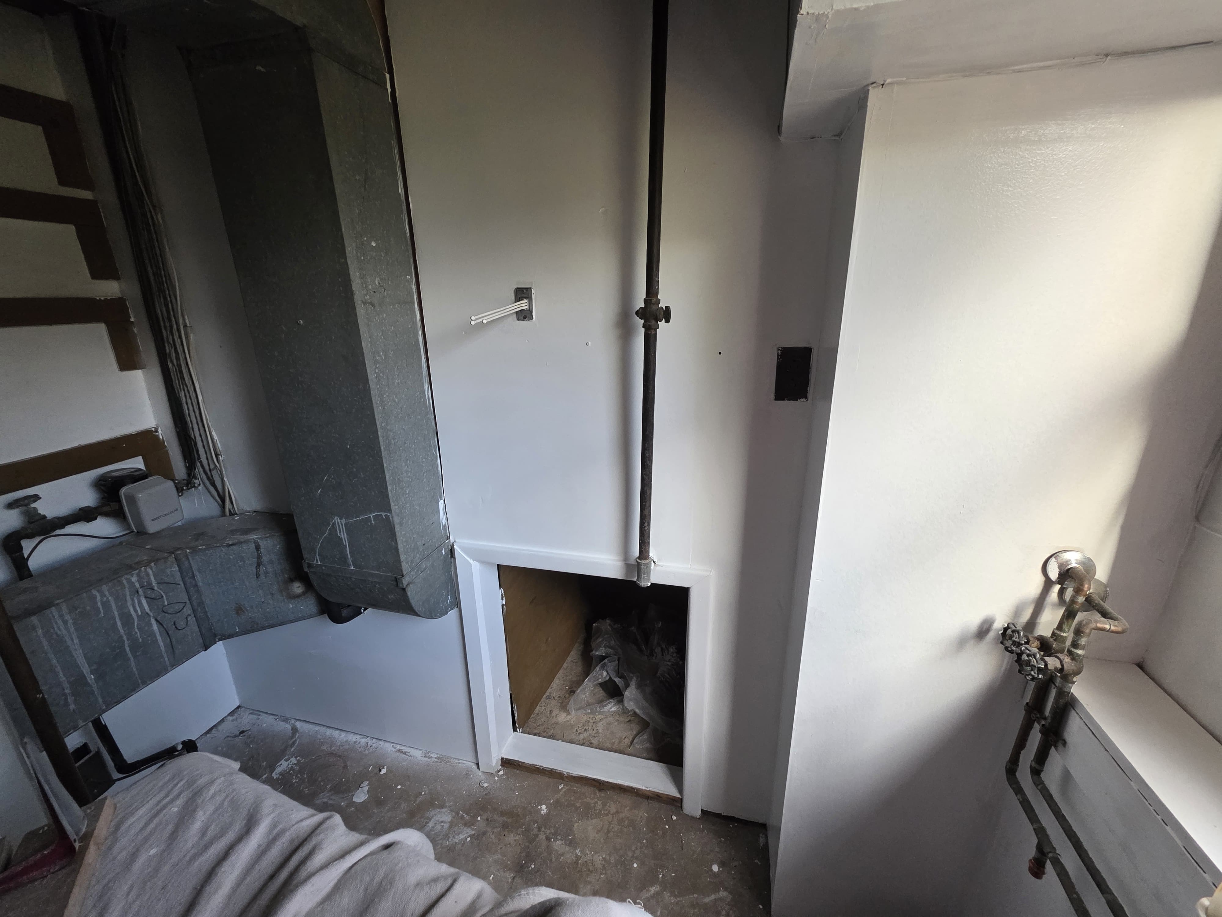 Complete Laundry Room Painting - 9