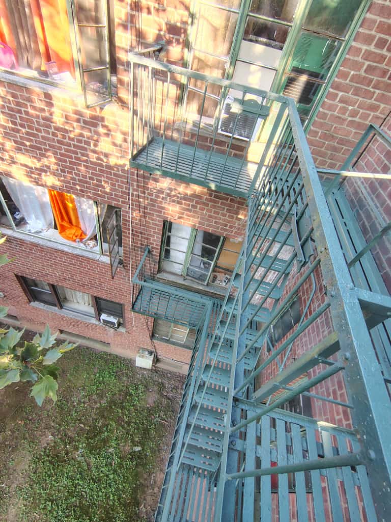 Aesthetic and Safe Repainting of Fire Escape Ladder - 3